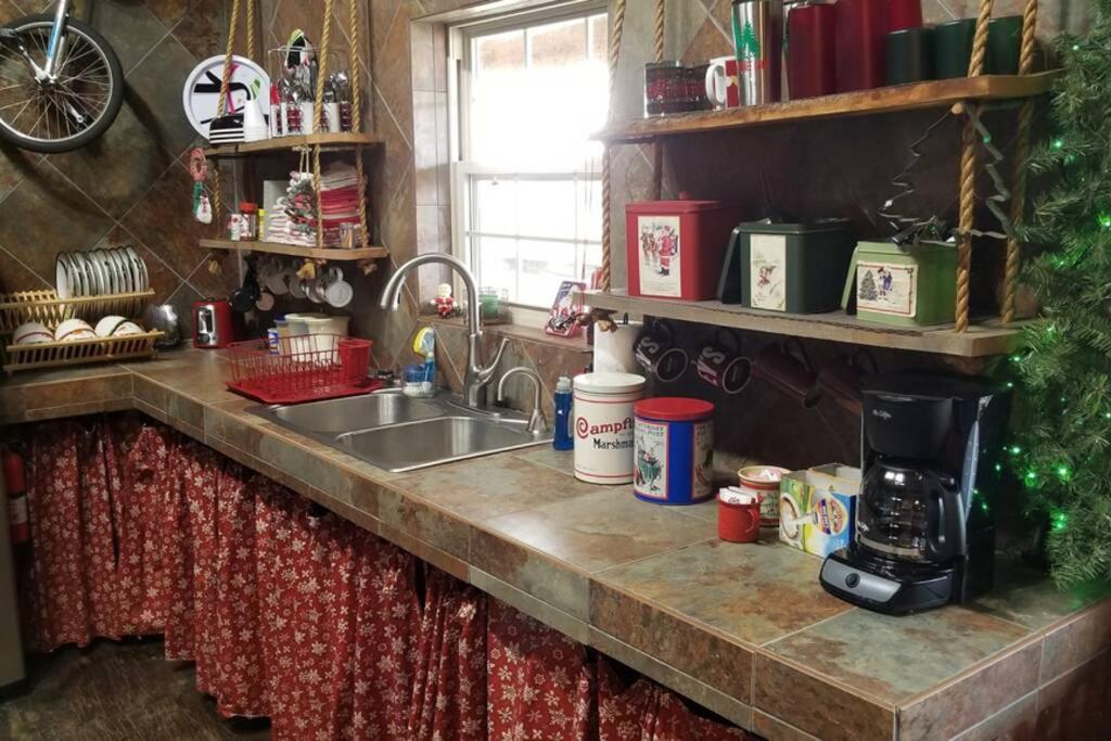 Rural Life On A Real Christmas Tree Farm! Hallmark Experience! Ozark Екстериор снимка
