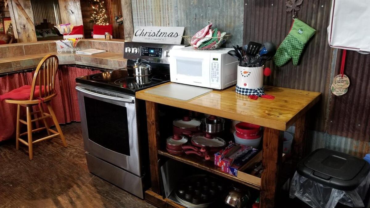 Rural Life On A Real Christmas Tree Farm! Hallmark Experience! Ozark Екстериор снимка